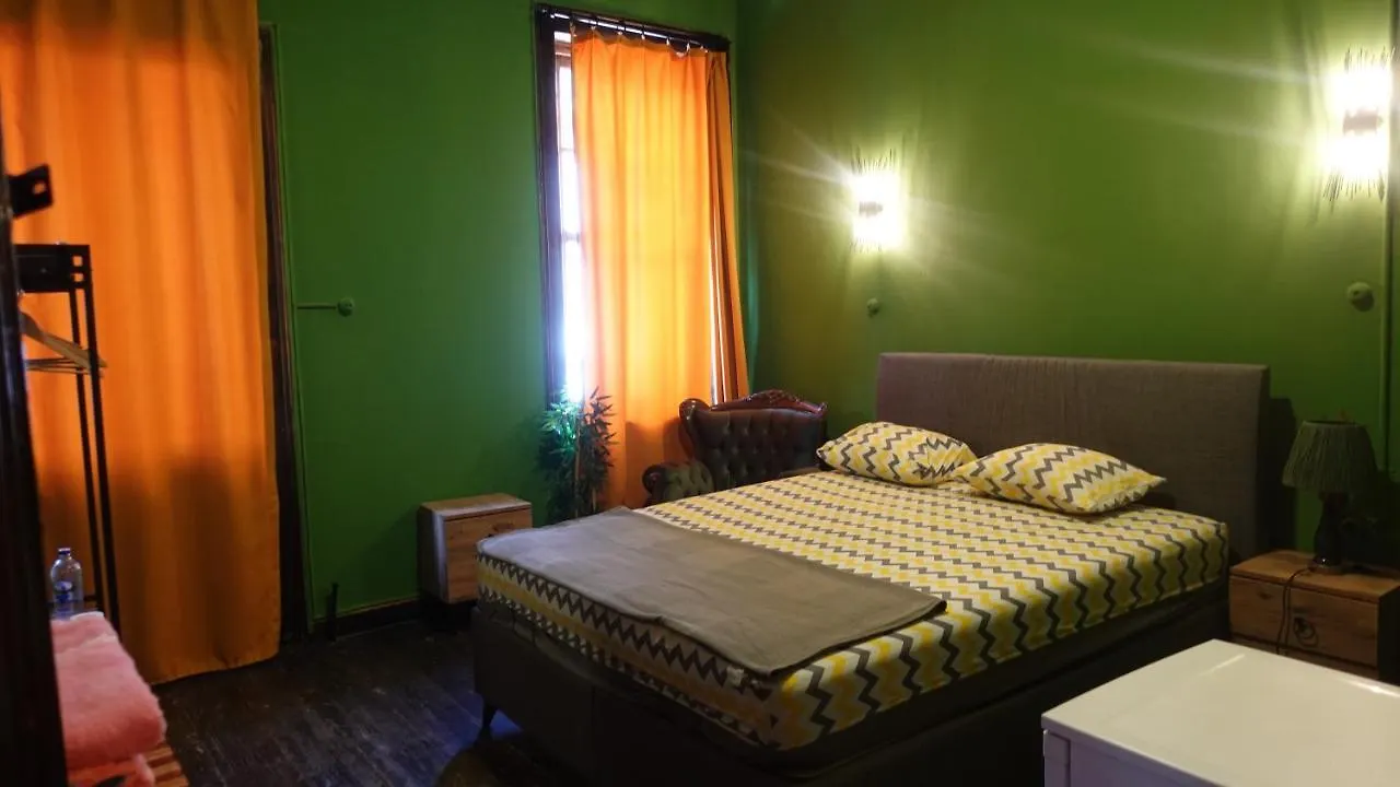 Titan House Hostel Izmir