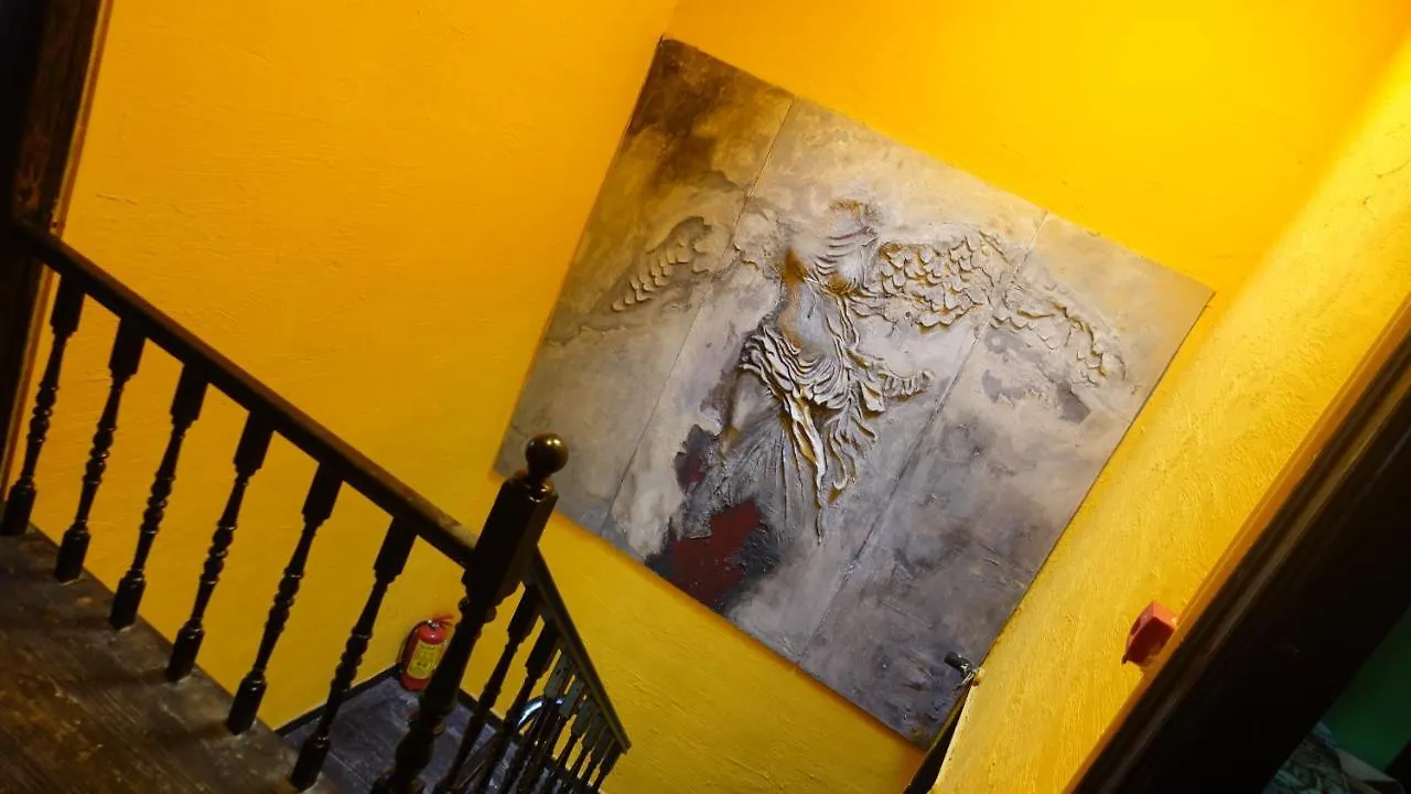 Titan House Hostel Izmir