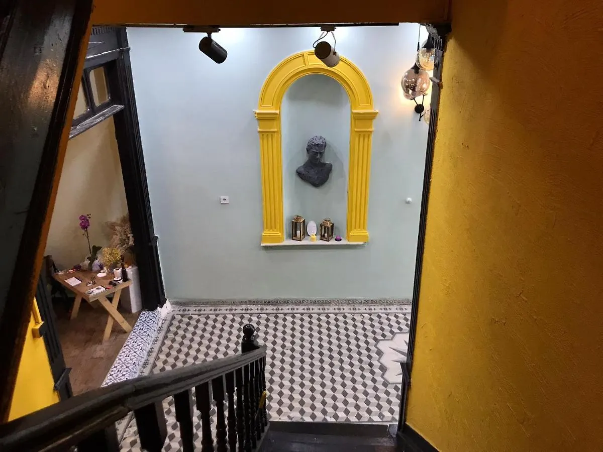 Titan House Pansiyon İzmir Türkiye