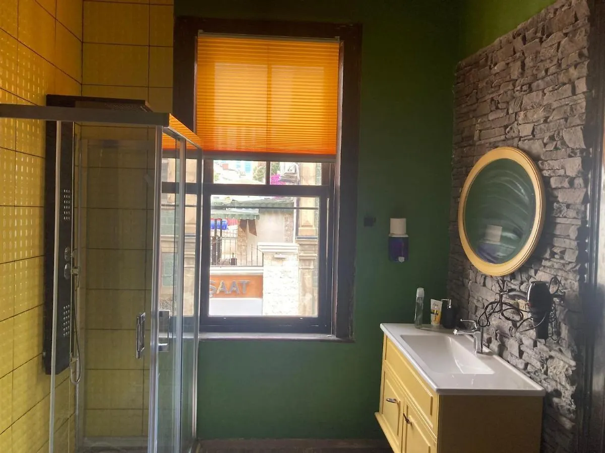 Titan House Pansiyon İzmir